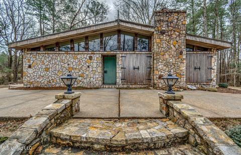 304 Pine Ridge Rd, Florence, MS 39073 photo 1