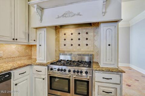 135 Hunter Trl, Florence, MS 39073 photo 18