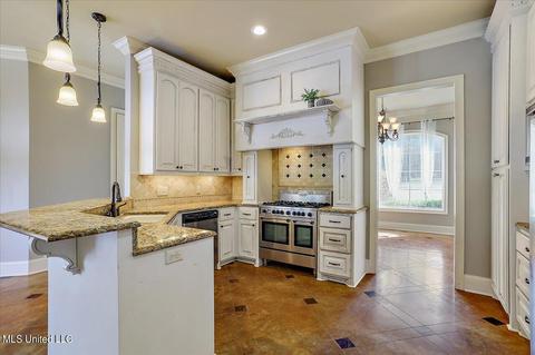 135 Hunter Trl, Florence, MS 39073 photo 16
