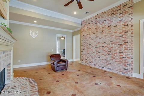 135 Hunter Trl, Florence, MS 39073 photo 11