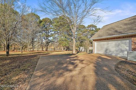 4071 Henderson Rd, Byram, MS 39272 photo 5