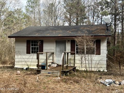1368 Hopoca Rd, Carthage, MS 39051