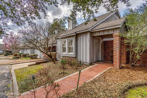 107 River Pl, Jackson, MS 39211 photo 1