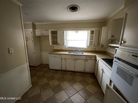 1254 Winterview Dr, Jackson, MS 39211 photo 3