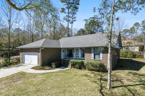 568 Ahuli Pl, Diamondhead, MS 39525 photo 2