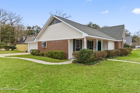 405 Saint Augustine Ave, Long Beach, MS 39560 photo 2