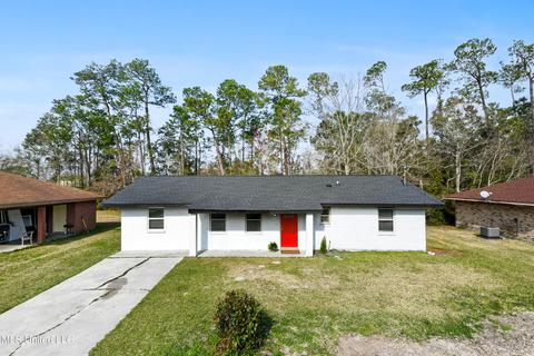579 Easterbrook St, Bay Saint Louis, MS 39520