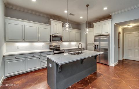 1 Lenox Ct, Jackson, MS 39211 photo 8