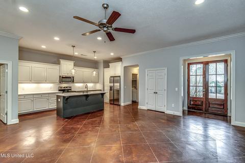 1 Lenox Ct, Jackson, MS 39211 photo 4