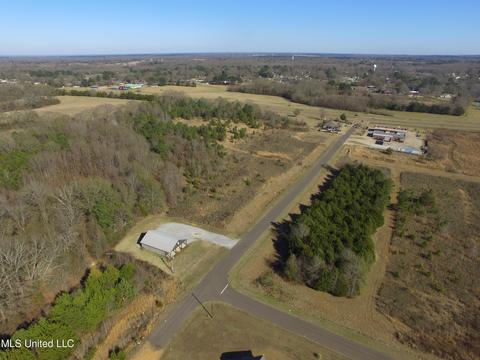 1 Hawkins St, Flora, MS 39071 photo 3