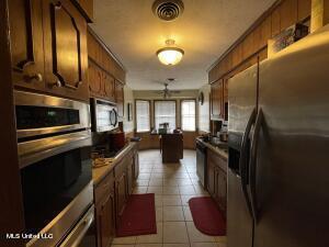 160 Squire Ln, Jackson, MS 39206 photo 2