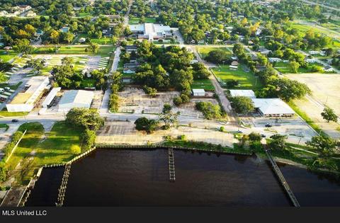 732 Bayview Ave, Biloxi, MS 39530 photo 2