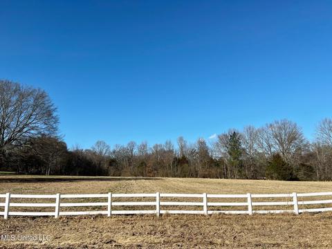 12 5 Ac- Country Club Rd, Senatobia, MS 38668