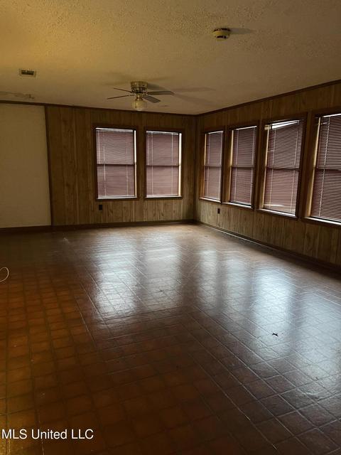 671 Daniel Cir, Jackson, MS 39212 photo 9