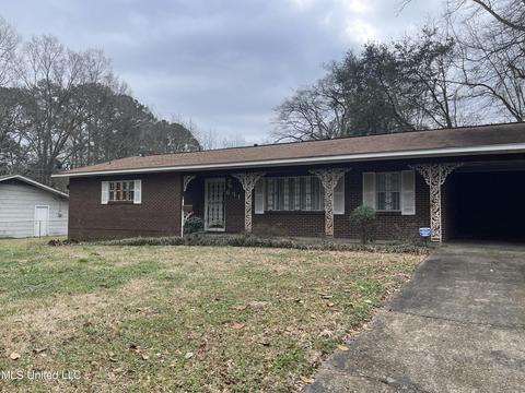 671 Daniel Cir, Jackson, MS 39212 photo 2