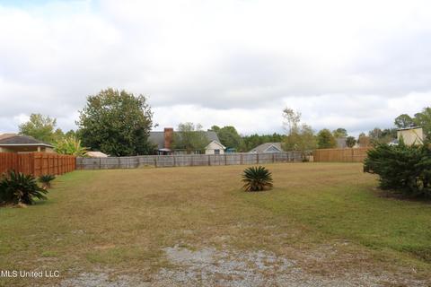 14912 Dismuke Ave, Biloxi, MS 39532