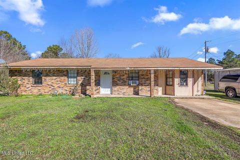 1005 Claude Watts Ln, Crystal Springs, MS 39059