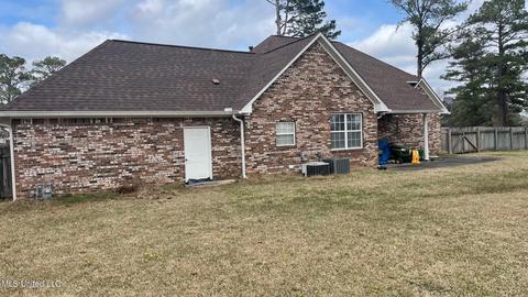 211 Greenview Dr, Forest, MS 39074 photo 5