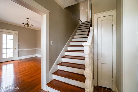 818 Fairview St, Jackson, MS 39202 photo 3