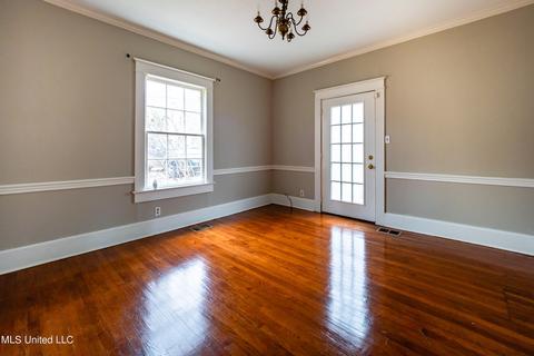818 Fairview St, Jackson, MS 39202 photo 12