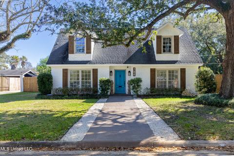 704 Buena Vista St, Pascagoula, MS 39567