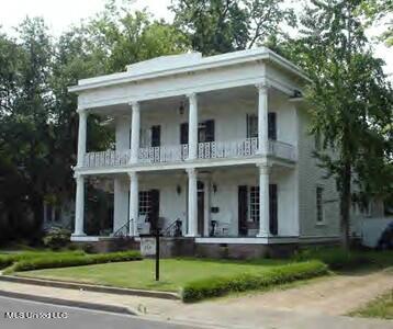 501 River Road Rd, Greenwood, MS 38930