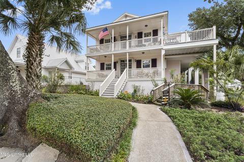122 Jefferson Davis Ave, Biloxi, MS 39530