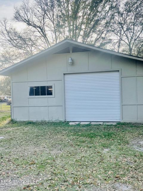 6228 Mccormack Rd, Moss Point, MS 39562 photo 5