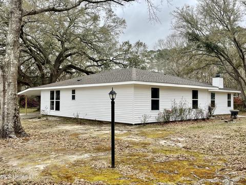 6228 Mccormack Rd, Moss Point, MS 39562 photo 2