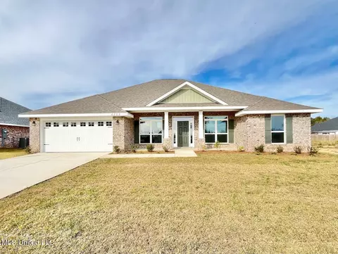 6206 Diamond Ln, Biloxi, MS 39532