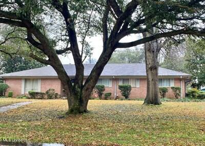 500 E Wilson Ave, Greenwood, MS 38930