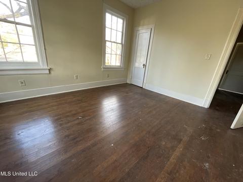 901 Fairview St, Jackson, MS 39202 photo 6