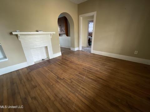 901 Fairview St, Jackson, MS 39202 photo 3