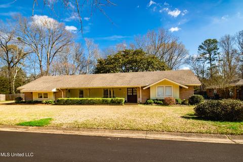 5476 River Thames Rd, Jackson, MS 39211