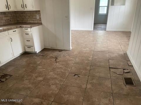 340 Barnes St, Jackson, MS 39206 photo 12