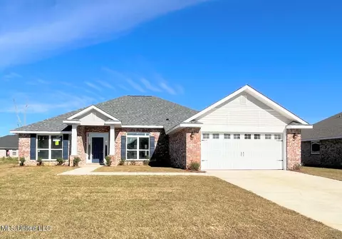 6208 Diamond Ln, Biloxi, MS 39532