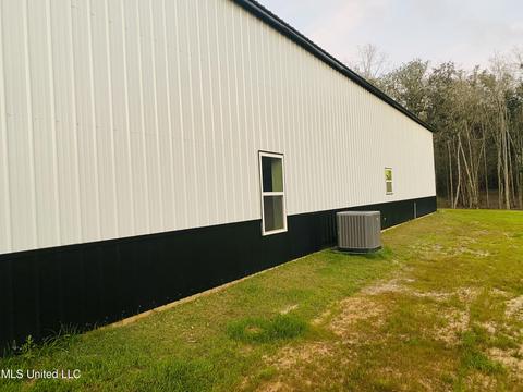 15305 Wolf Ridge Rd, Moss Point, MS 39562 photo 29