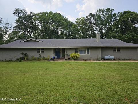 10621 Rd 404, Philadelphia, MS 39350