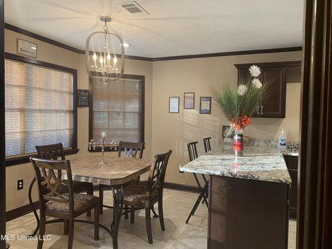 2726 Hemingway Cir, Jackson, MS 39209 photo 1