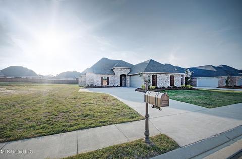1121 Old Court Xing, Flowood, MS 39232