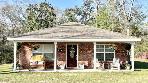 1222 Mcgregor Dr, Wiggins, MS 39577 photo 1