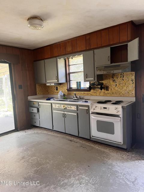 8301 Greenfields Rd, Moss Point, MS 39562 photo 8