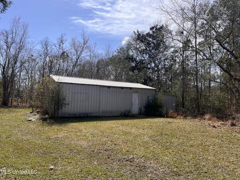 8301 Greenfields Rd, Moss Point, MS 39562 photo 2