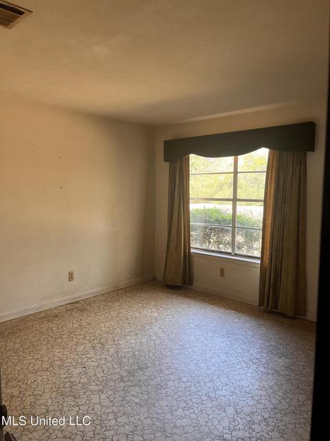 8301 Greenfields Rd, Moss Point, MS 39562 photo 13
