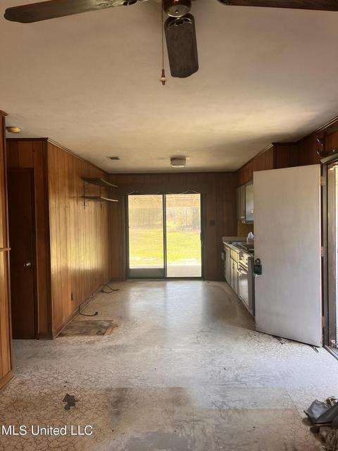 8301 Greenfields Rd, Moss Point, MS 39562 photo 9