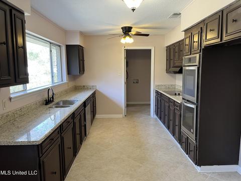 3918 Riverpine Rd, Moss Point, MS 39563 photo 9