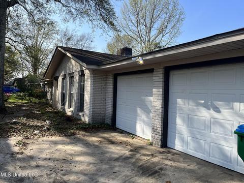 3918 Riverpine Rd, Moss Point, MS 39563 photo 2