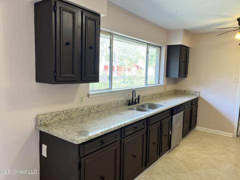 3918 Riverpine Rd, Moss Point, MS 39563 photo 10