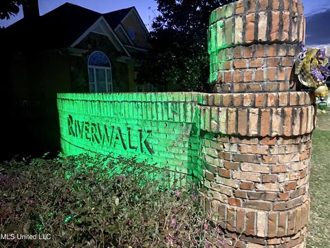 13002 Riverwalk Cir, Biloxi, MS 39532 photo 2