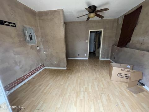 4137 Plaza St, Jackson, MS 39206 photo 2